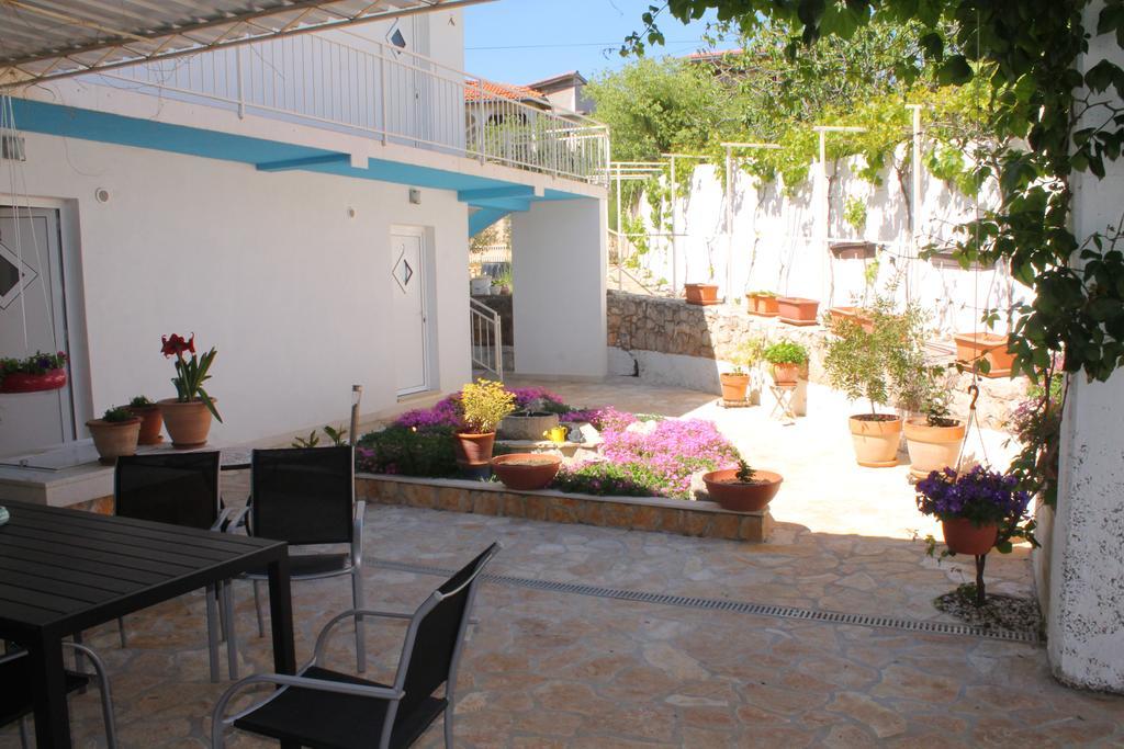 Apartments Yerkovic Marina Exterior photo