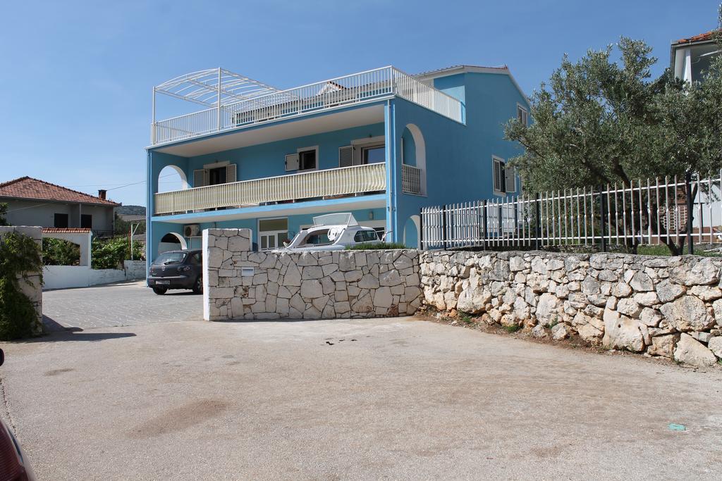 Apartments Yerkovic Marina Exterior photo